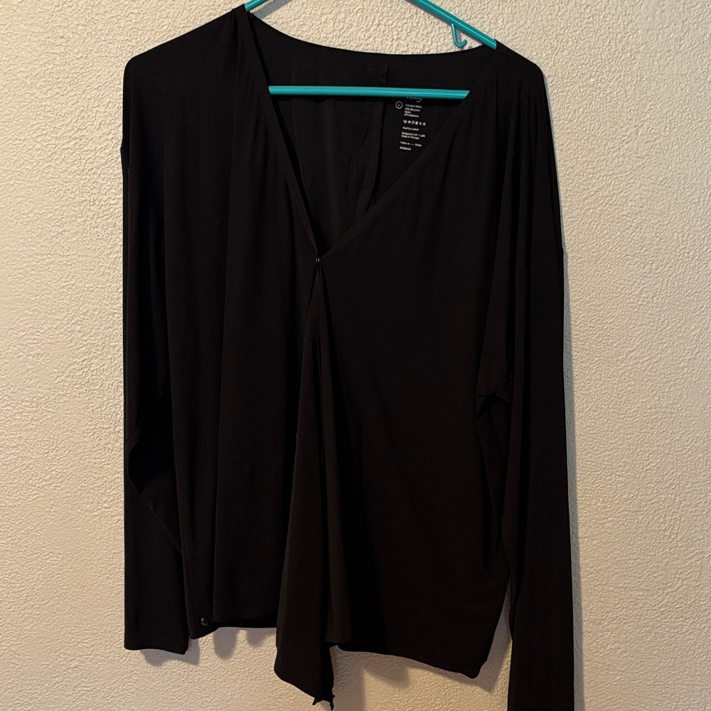 ADAY Black that’s a wrap top